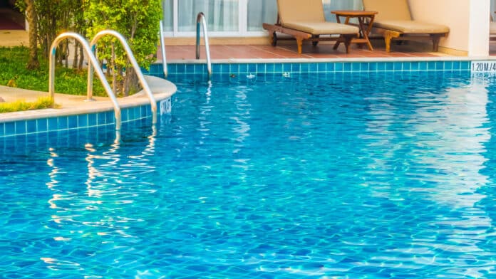 Revêtement de piscine : comment choisir le matériau idéal pour votre projet ?